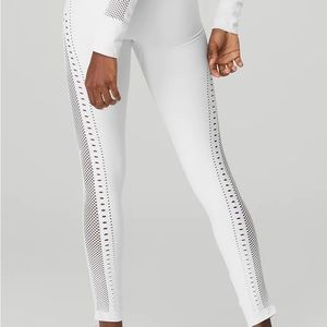 Alo leggings size M white